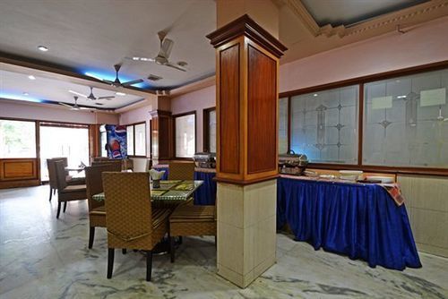 Royal Paris Hotell Chennai Exteriör bild